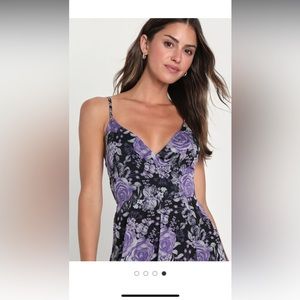 Lulus size small purple flowy dress, new with tags. Never worn